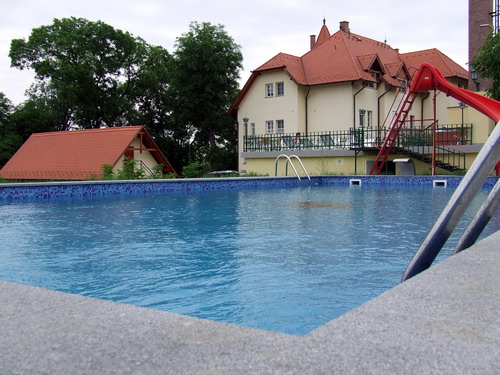 Fried Kast�ly Sz�lloda. Rendezv�nyhelysz�n, esk�v�helysz�n, �tterem, wellness hotel, kast�lysz�ll�.