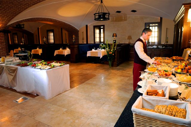 Étterem, szálloda, wellnesshotel és rendezvényhelyszín Tarcal