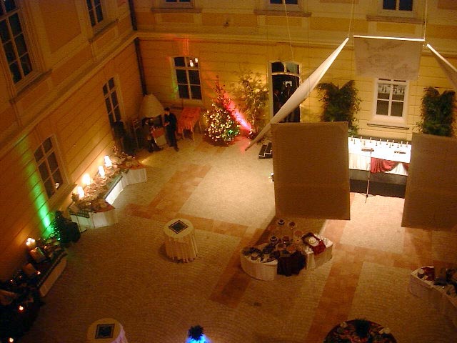Rendezv&eacute;nyhelysz&iacute;n, esk&uuml;v�i helysz&iacute;n Budav&aacute;ri Palota.